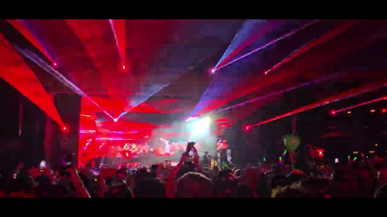 Sullivan King NYE - Fall Apart Mashup At The Rave Milwaukee 2025-2026