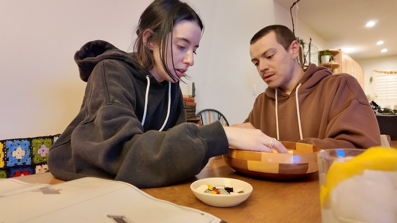Boyfriend and I attempt legos, vlogging 16 days in a row, and pilates! (vlogmas day 16)