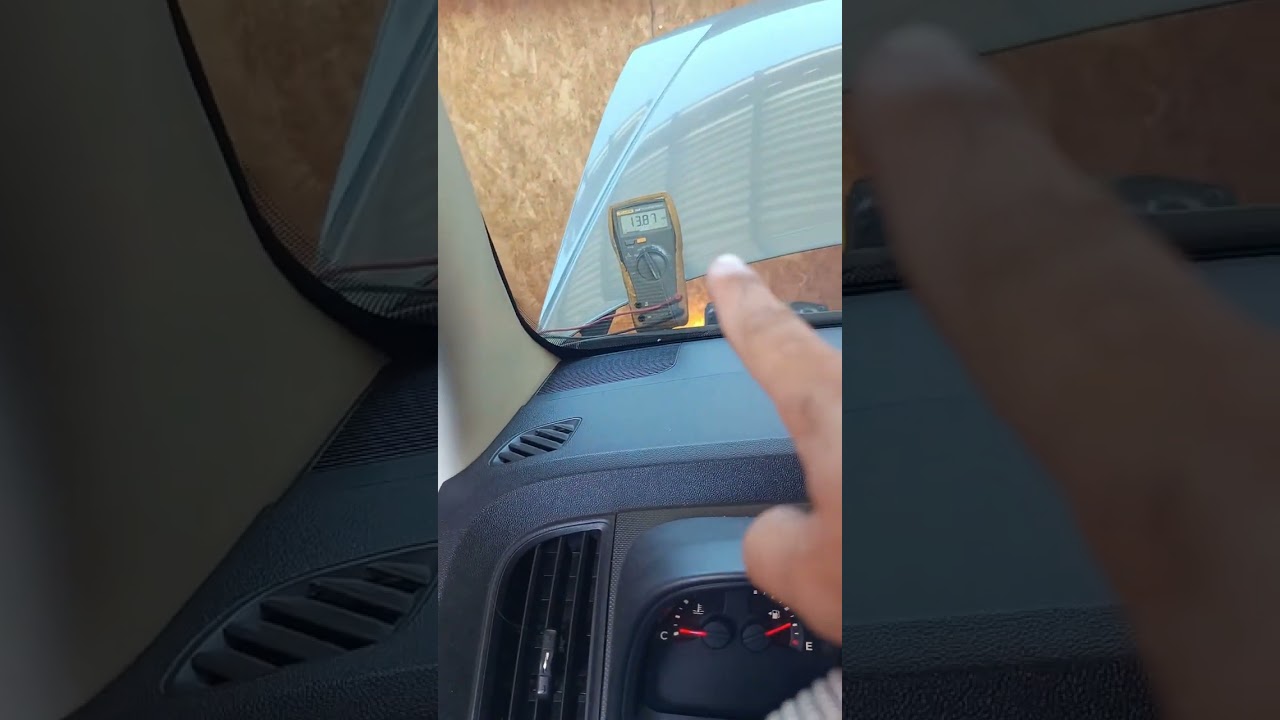 Dodge Journey  2010  2.4   Problemas en sistema de carga, detalle de alimentación por caída de volt.