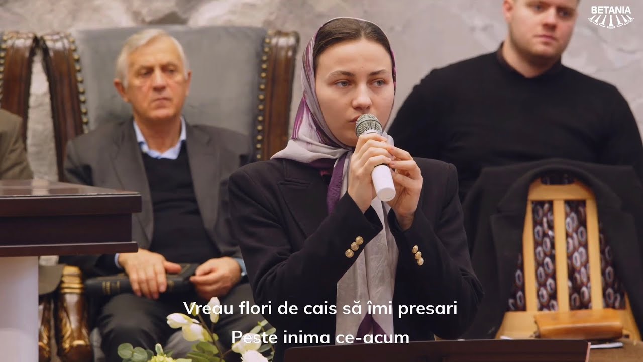 Daniela Rusu // Stau și privesc ochii adânci care m-au descătușat 