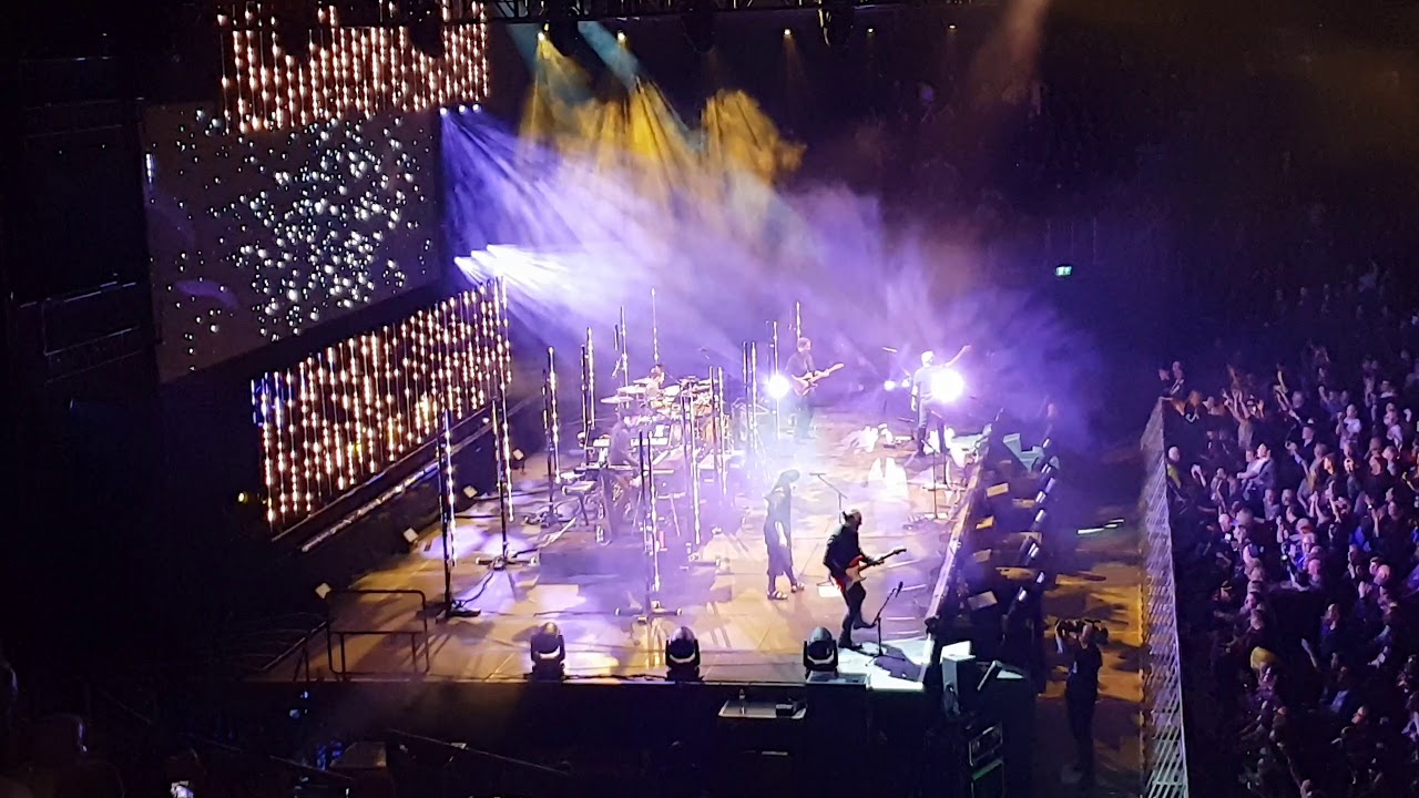 Tears For Fears - Intro/Everybody wants to rule the world - live 02 Arena 06/02/2019