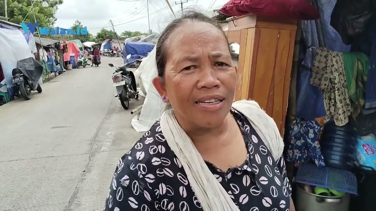 MEMASUKI HARI KE EMPAT, RUMAH WARGA DI MEKARSARI CARENANG MASIH TERENDAM BANJIR