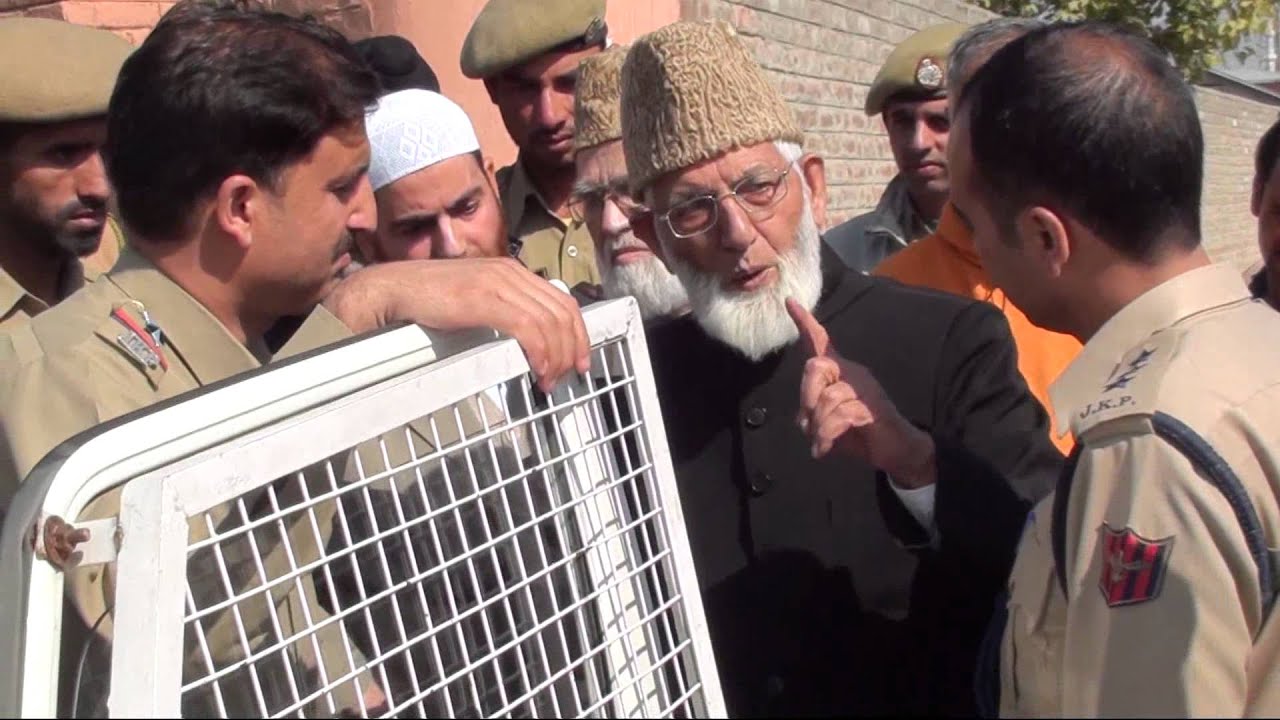 Qaid e Inqalab Jinnab Syed Ali Geelani once agian not allowed to off friday prayers