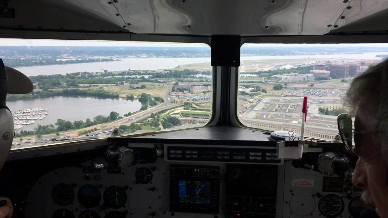 Flagship Detroit  DC-3 DCA Approach 2016