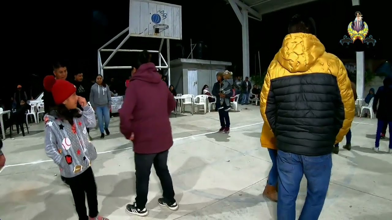 BAILE DE FIESTA PATRONAL EN PORTEZUELO TECOMAXTLAHUACA  LOS CHAKAS CLAVE SIERRA
