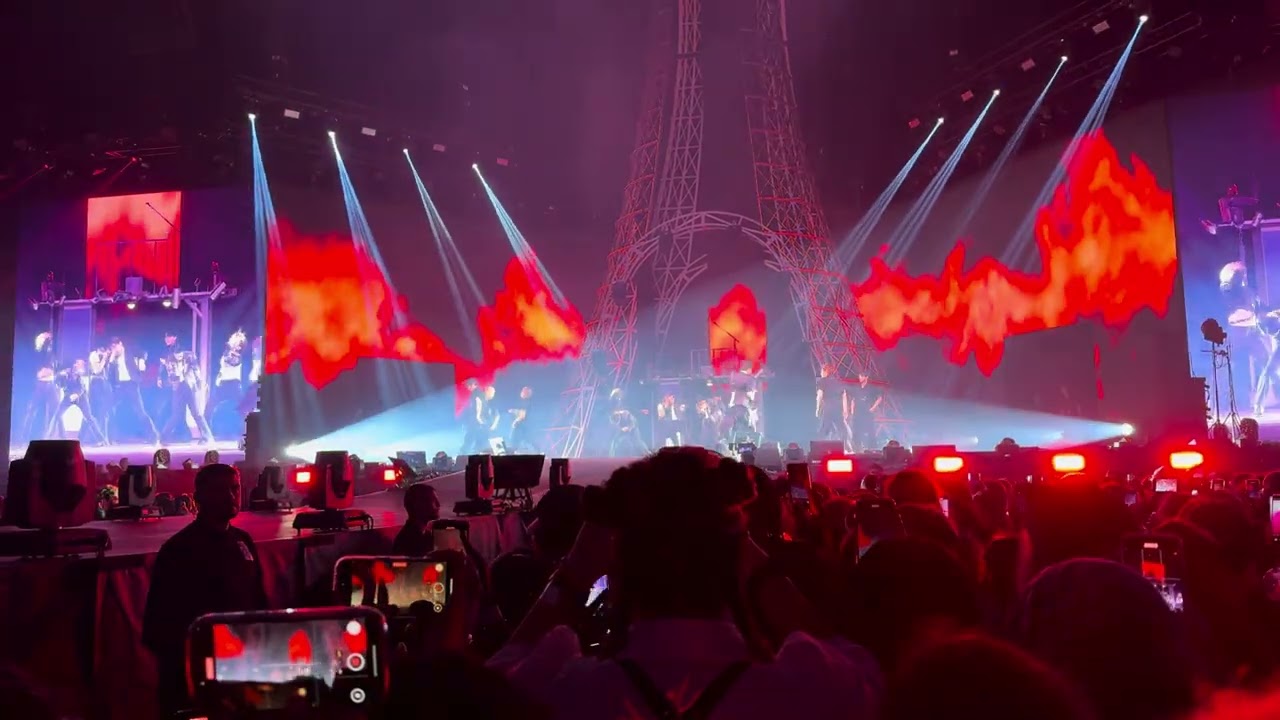 ATEEZ (에이티즈) in Paris 20250222 - Guerrilla (Flag Ver.) - VIP Ultimate [FANCAM 4K60 HDR]