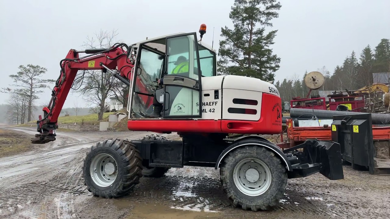 Köp Grävmaskin Schaeff HML 42 på Klaravik