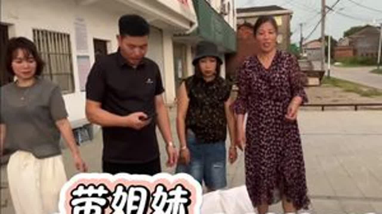 跟着姐妹们一起逛农家菜园 #助力三农 #正能量 #上热门