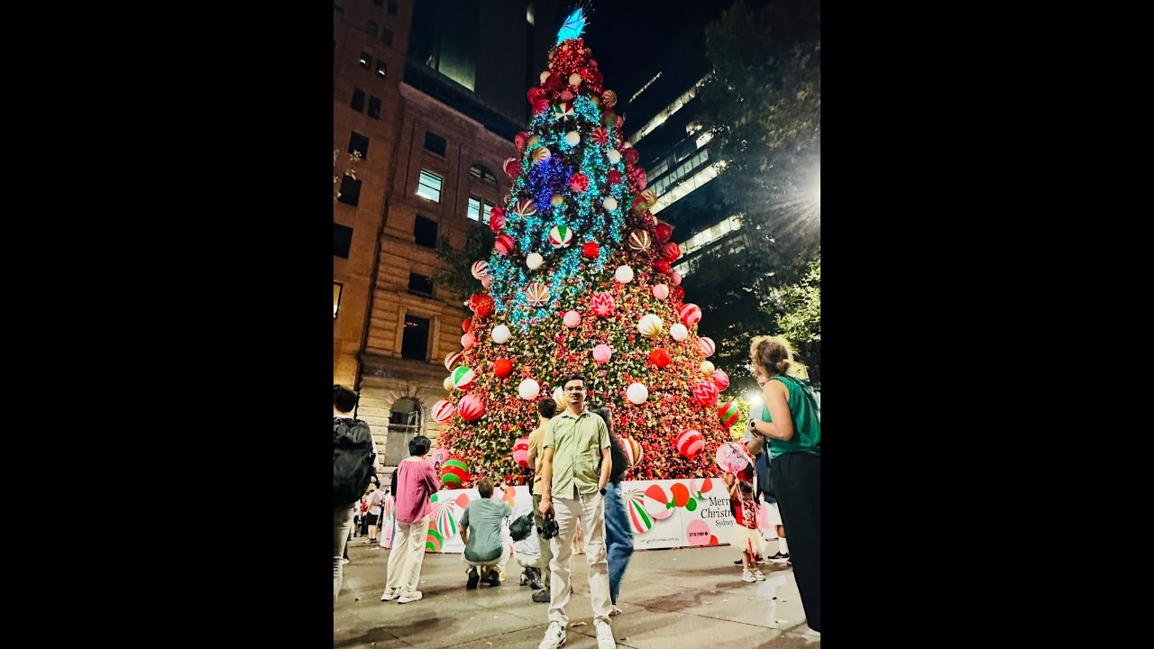 Christmas Eve in Sydney ✨ | Festive Streets, Summer Nights & Joy 🇦🇺