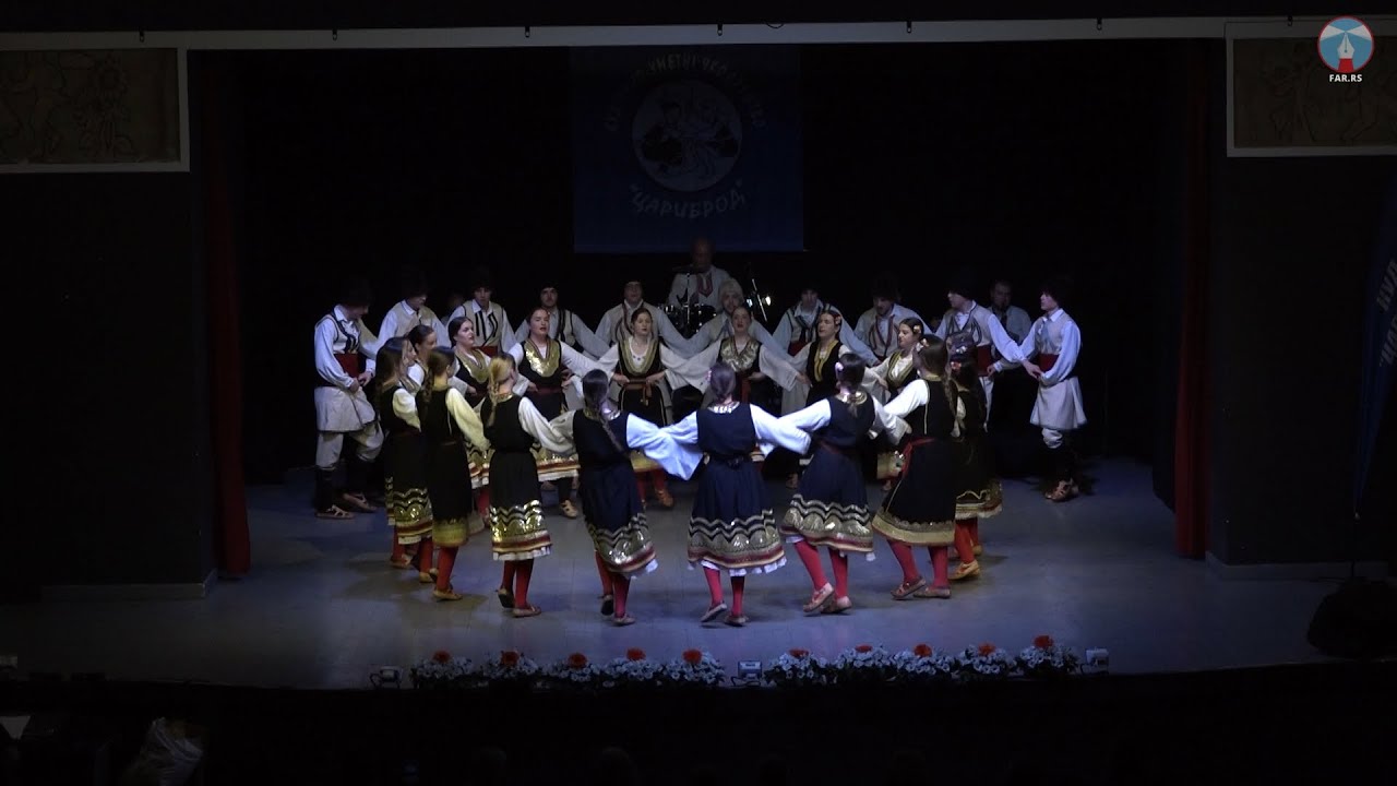 Delić atmosfere sa godišnjeg koncerta KUD-a “Caribrod”