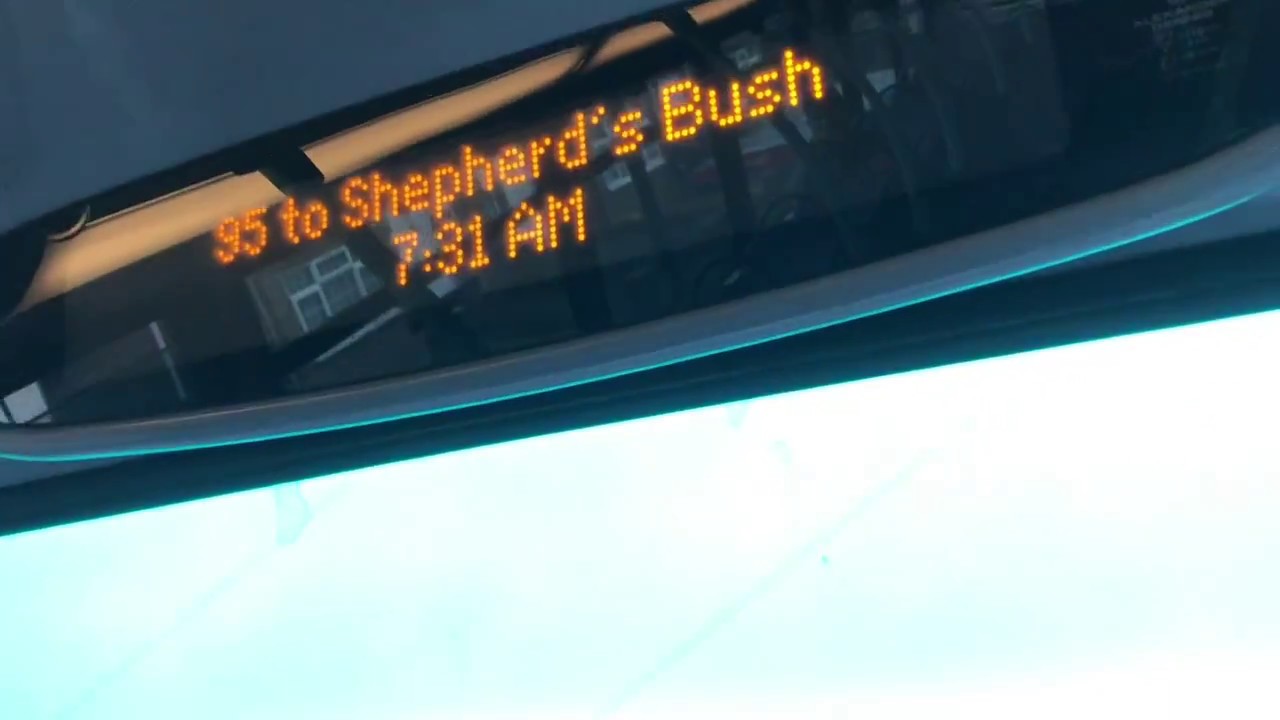 Front View | Metroline Route 95 to Shepherds Bush | E400