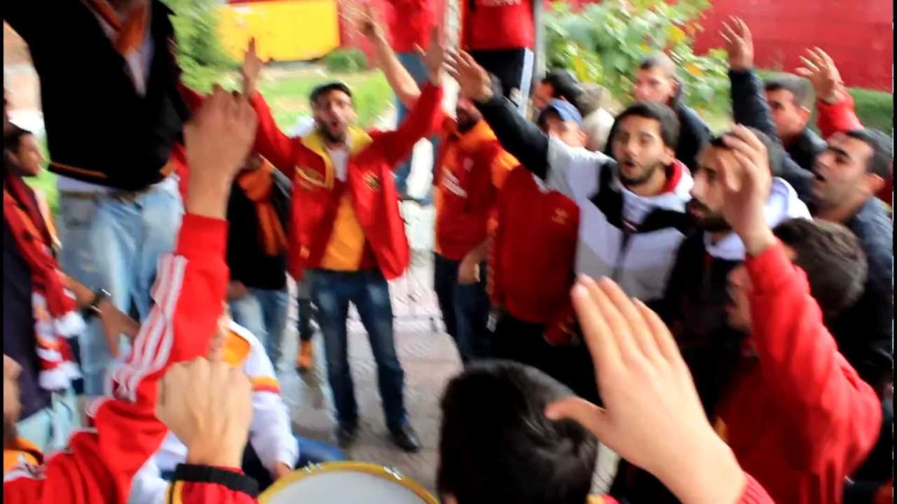 ultrAslan-BH | Doğduğumda Babam Fısıldamış Sesini Kulağıma