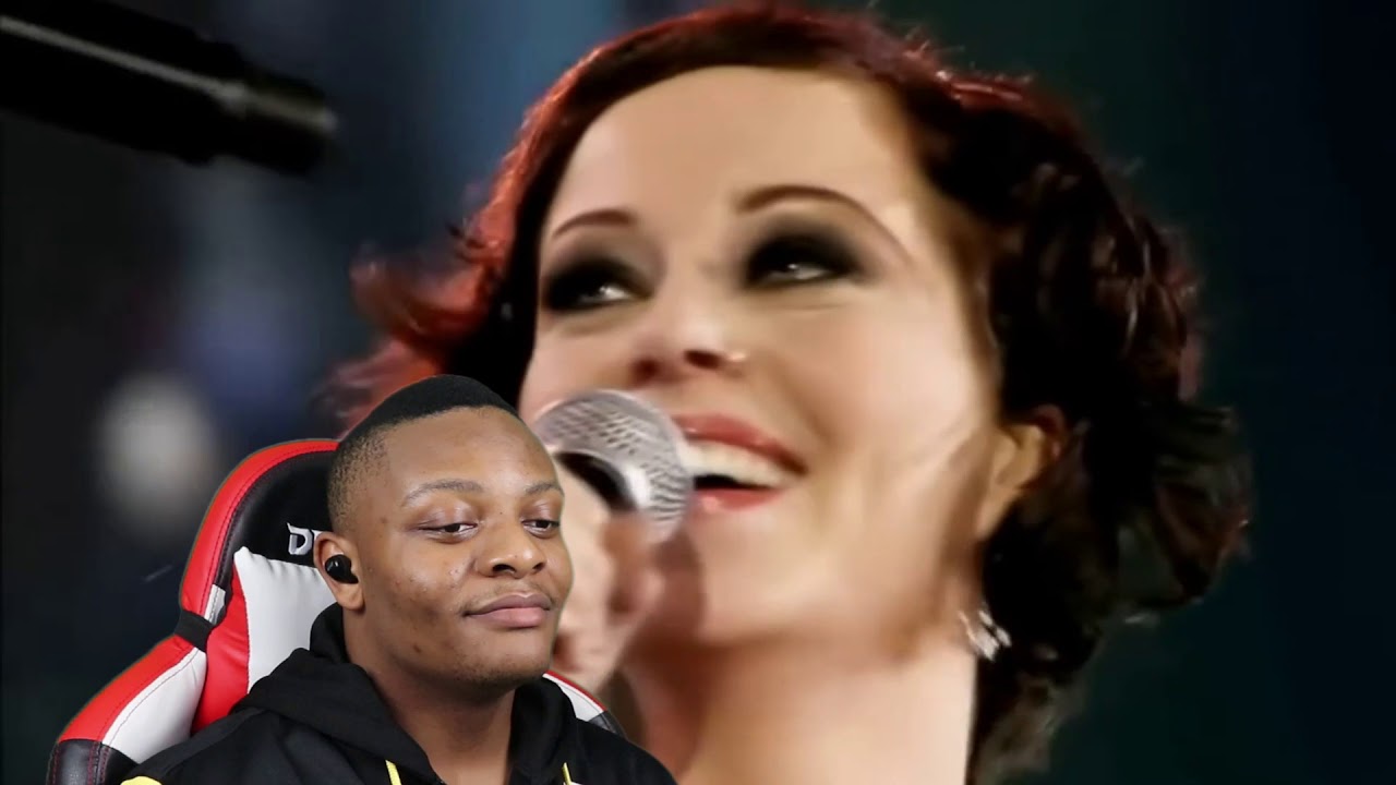 Within Temptation feat. Anneke Van Giersbergen - Somewhere (Live) Two Ladies with gifted Talent!