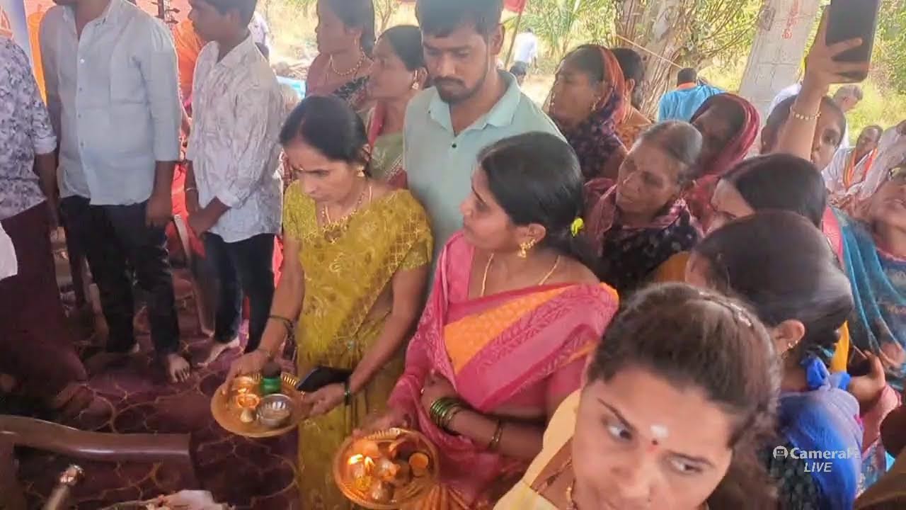 శ్రీ దత్తగిరి మహారాజ్  పాదయాత్ర పలకిసేవ