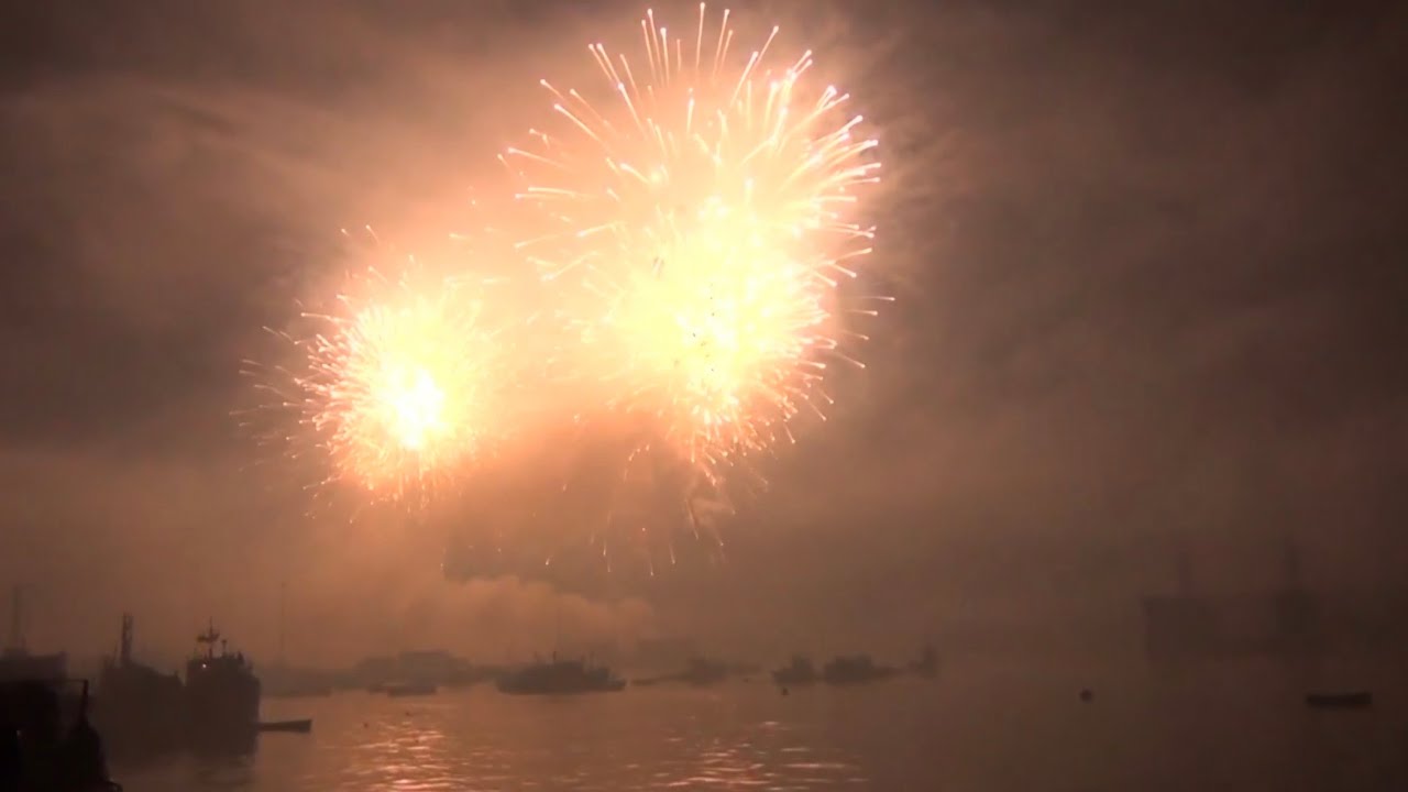 (Exclusivo) Fuegos Artificiales AñoNuevo 2013 /Espigón Valparaíso/ completo  01-01-2013 @sloaft 