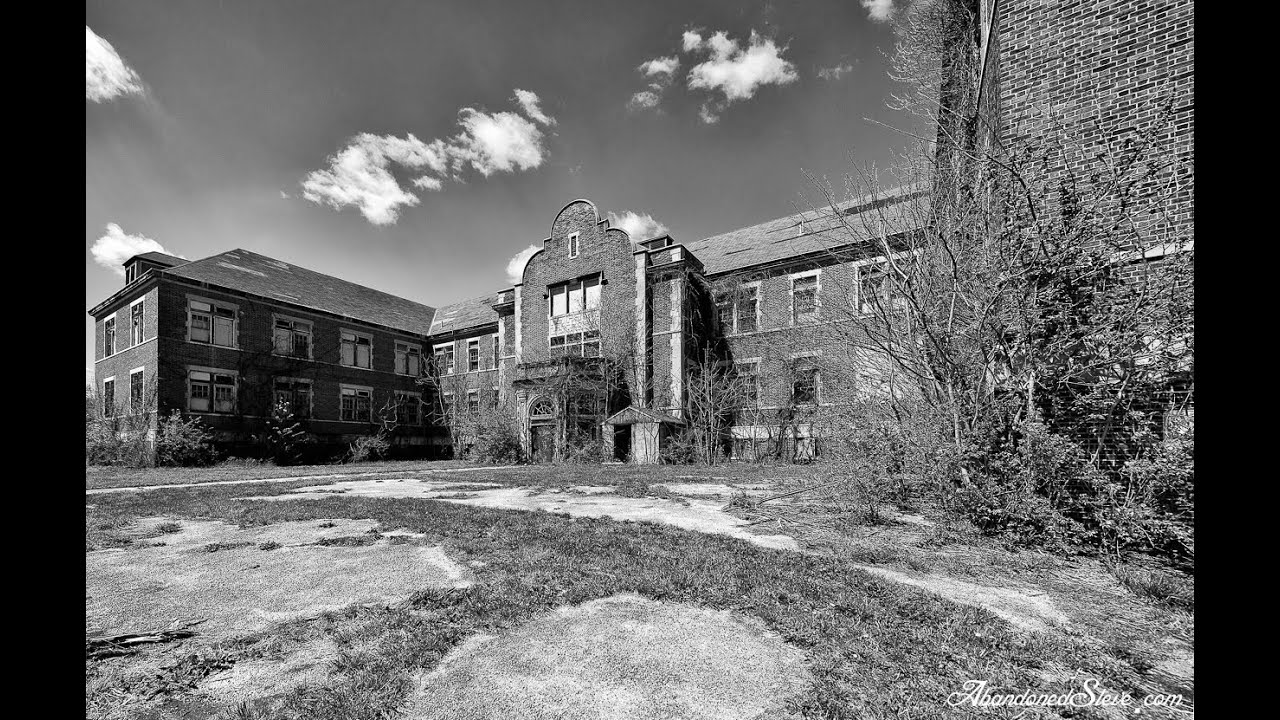 Abandoned Devon Hall - Pennhurst State School