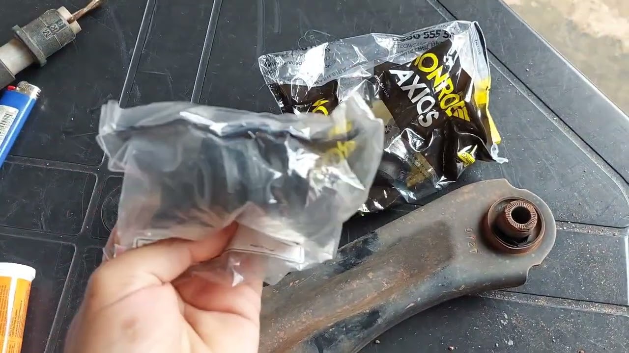 como trocar  a bucha da balança do Renault Kwid