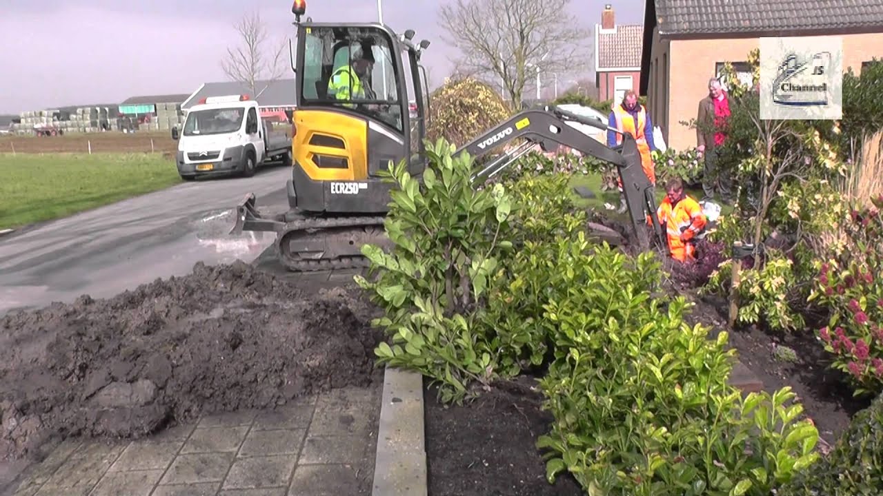 Vervangen kapot stuk hoofdleiding water door Waterbedrijf Groningen