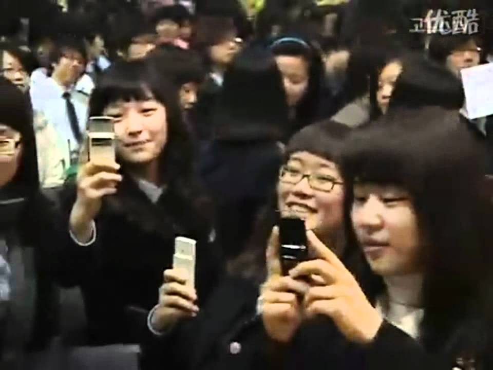 090211 Yoona (SNSD) High School Graduation 1