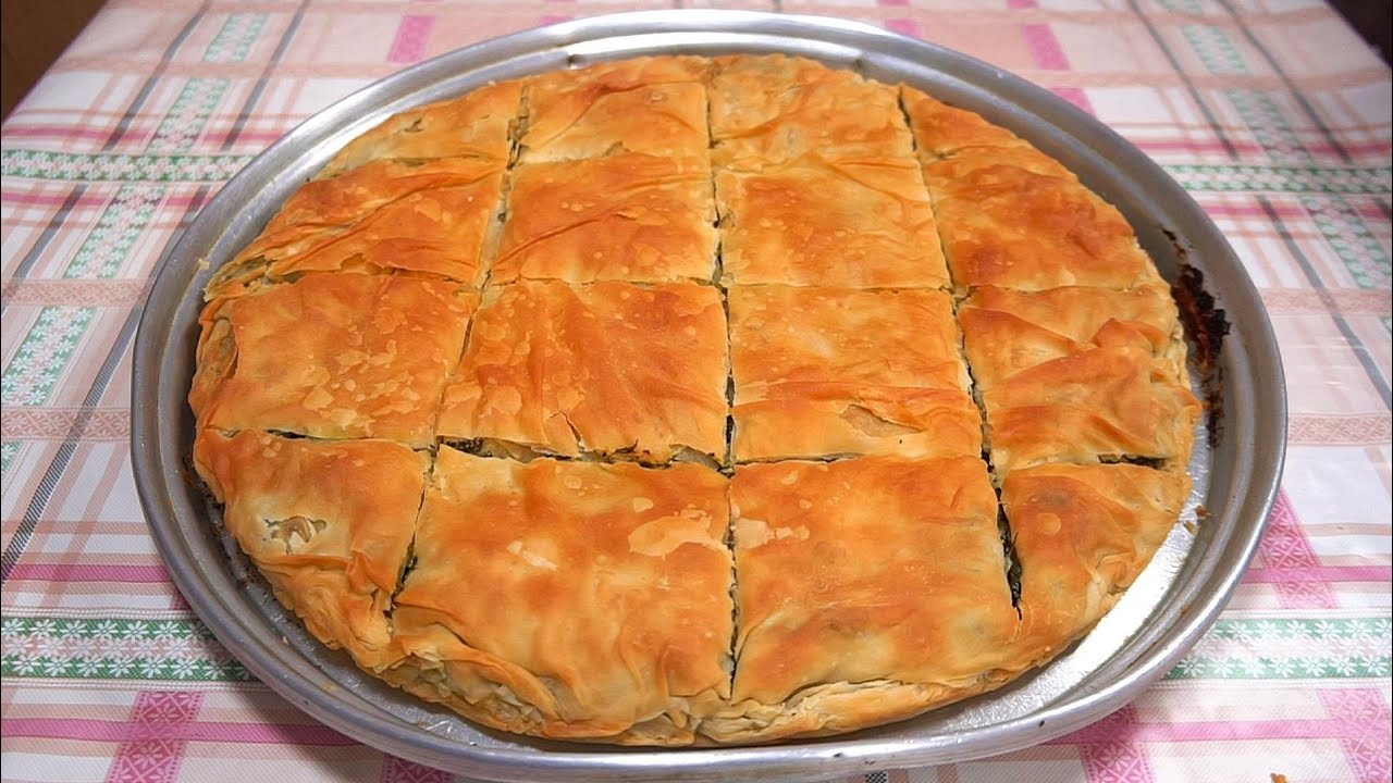 Byreku i kismetit me jeshillëqe dhe lekë, duhet gatuar patjetër për Sulltan Novruz