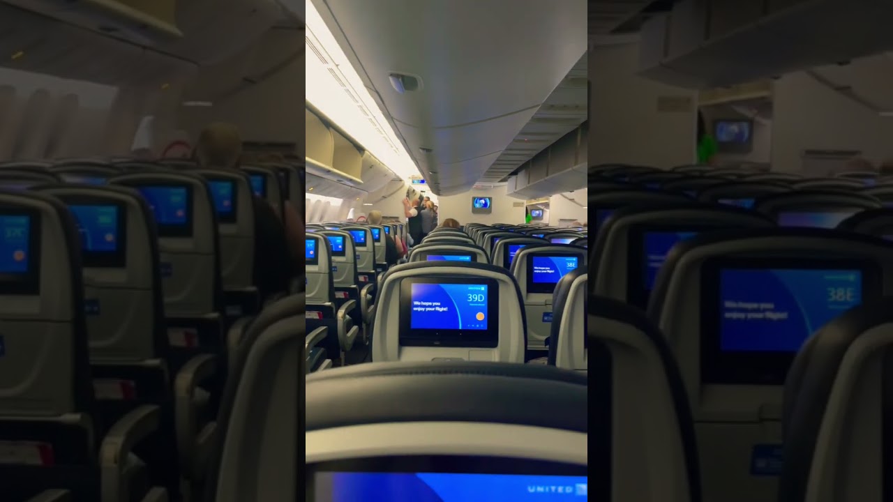 United Boeing 777-300ER Economy Cabin #unitedairlines #boeing777 #airplane