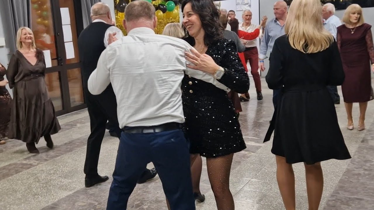 29 11 2025 NA ŻYWO ależ piękne i melodyjne kawałki serwuje nam dziś Kapela!