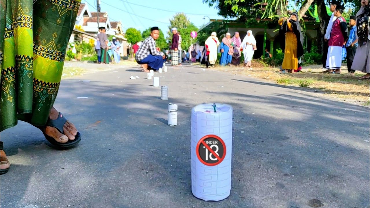 PESTA MERCON KERTAS THUNDER GULUNG IDUL FITRI 2023