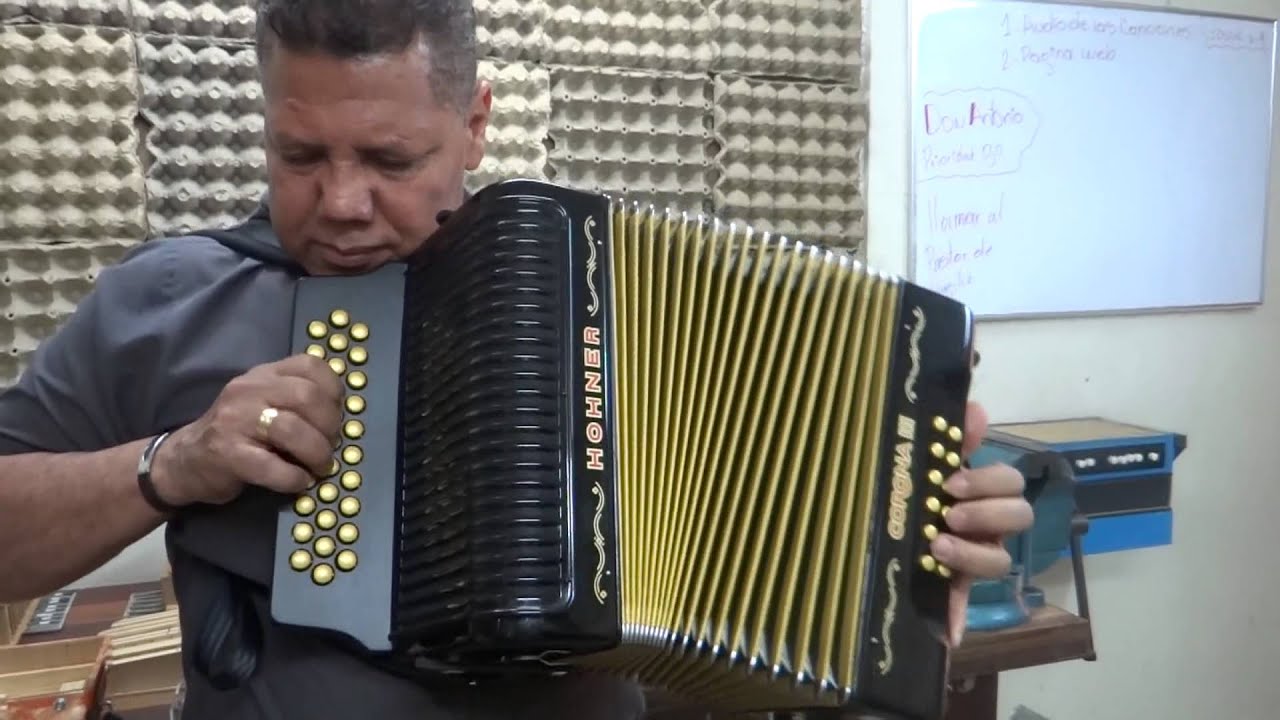 ACORDEON PERSONALIZADO - CONRADO ÁLVAREZ