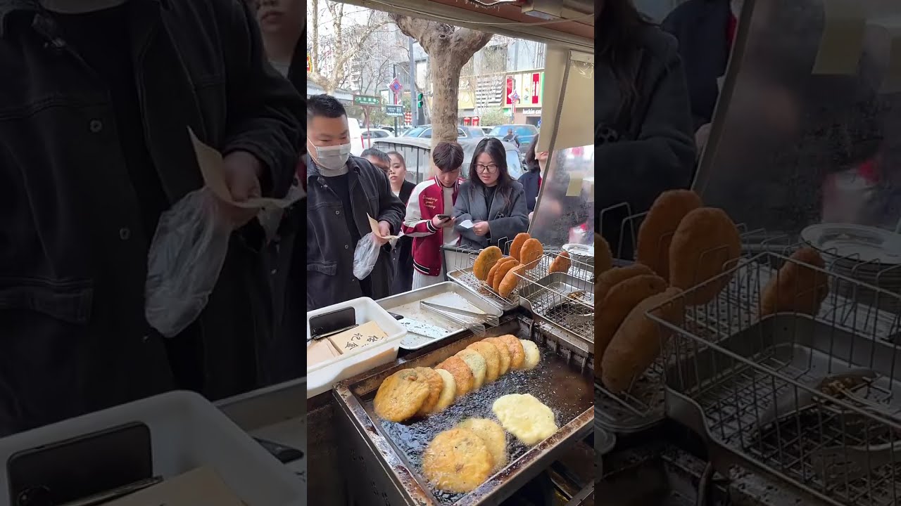 Enjoying delicious food - 纵览美食直播