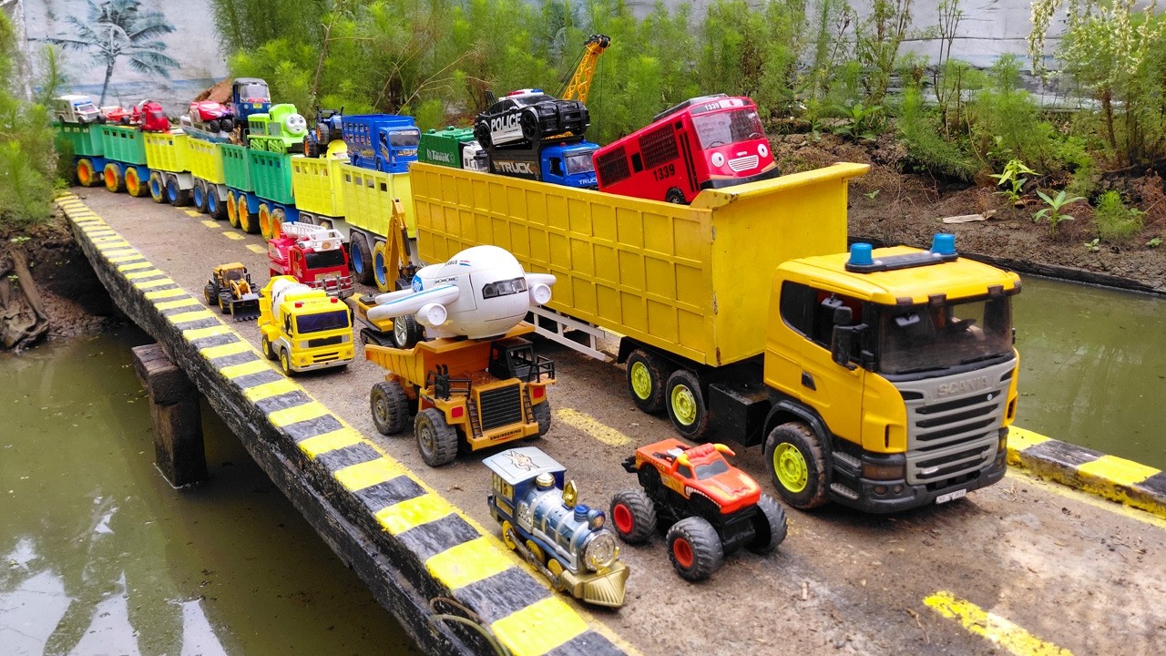 Mobil truk tronton panjang bongkar mobil mobilan, truk oleng, mobil monster, beko, pesawat, kereta
