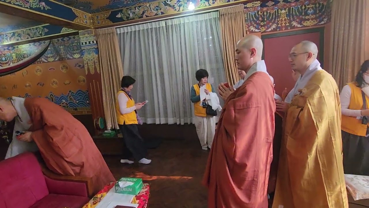 보리원 람림학당 혜능스님 - 문수진실명경 구전을 주신 땡가르린포체님의 사리탑과. 밀랍법체 참배. 26년 3월 12일