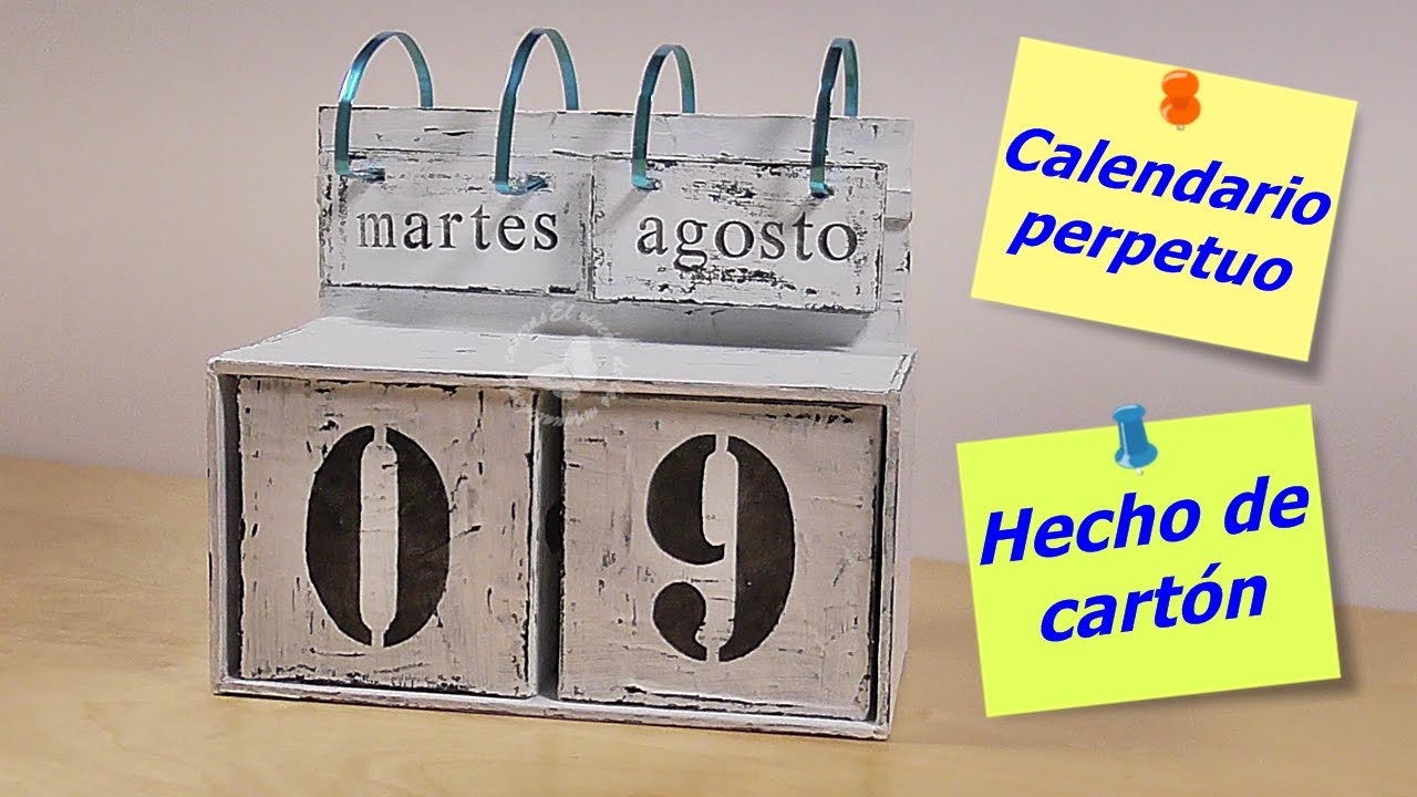 Calendario perpetuo de mesa hecho de cartón