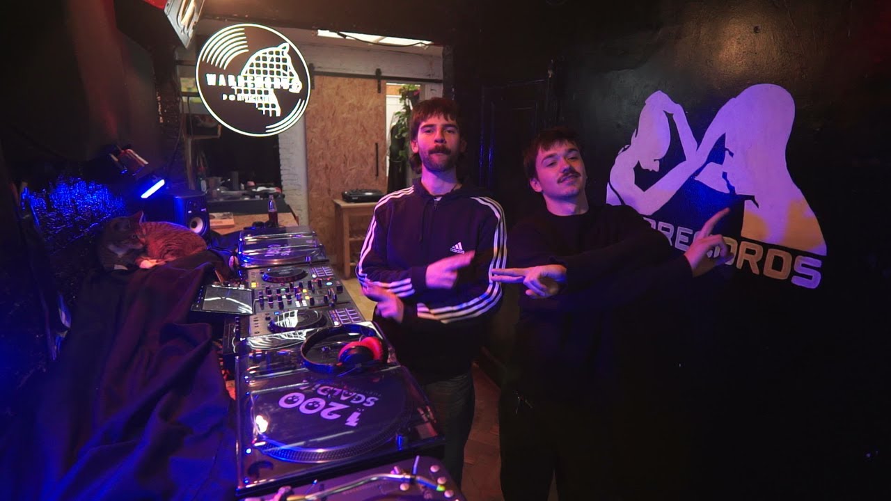 Vloerbedekking W_ DIC3 B2B DOUWE ~ Week 9 (February 24, 2026) / Warradio