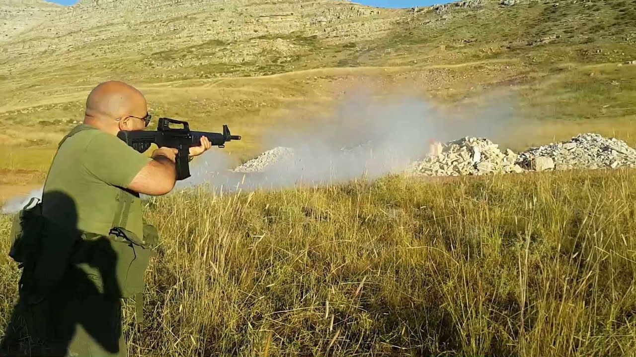 BR99 / BARAK ARMS MAGAZINE FED 12 GAUGE SHOTGUN SHOOTING AND CHANGING MAGAZINES #shotgunlover