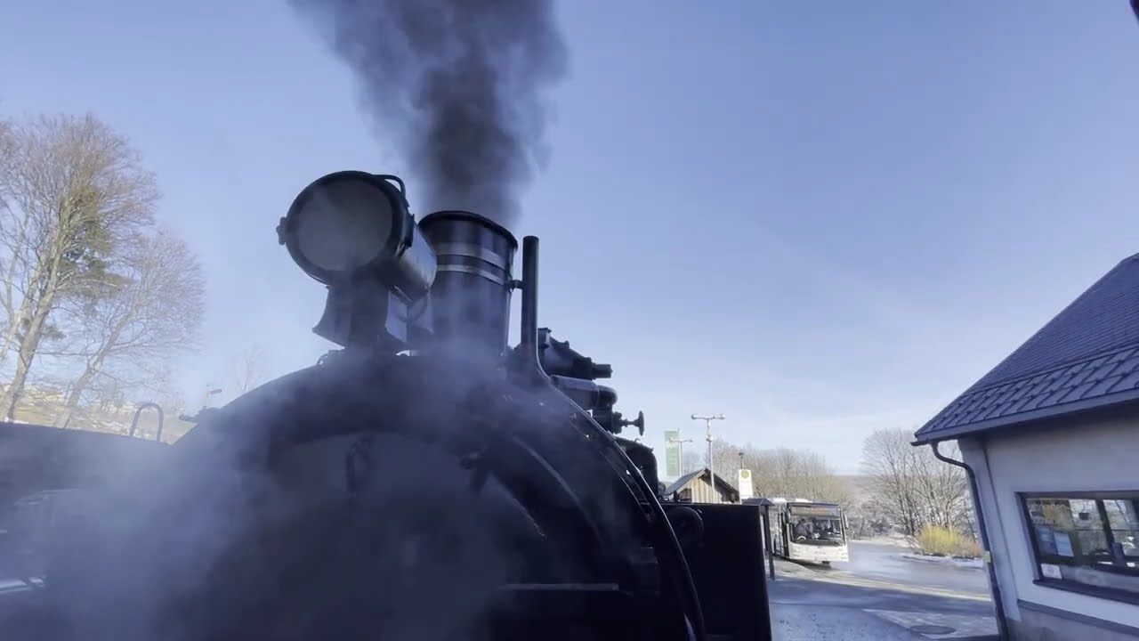 Dampflok-Winterfahrt mit der Fichtelbergbahn von Oberwiesenthal nach Cranzahl + zurück. Marktplatz