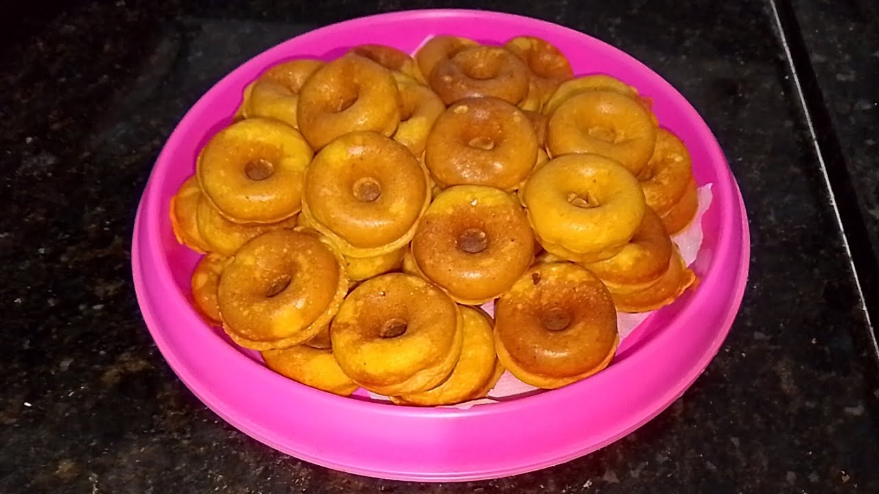 Mini Donuts de abóbora, massa fofinha e deliciosa.