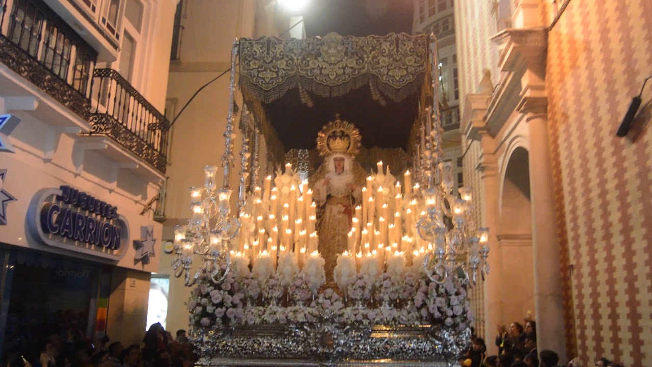MARÍA STMA DE LA SALUD A LOS SONES DE REINA DE TRIANA (DOMINGO DE RAMOS 2019)
