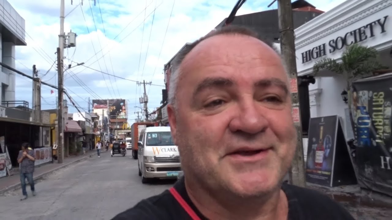 ANGELES CITY WALKING STREET AND FIELDS AVENUE DAY WALK