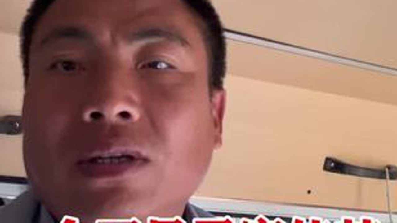 今天是元宵佳节，我们村的舞龙活动，我觉得比电视上的好看多了