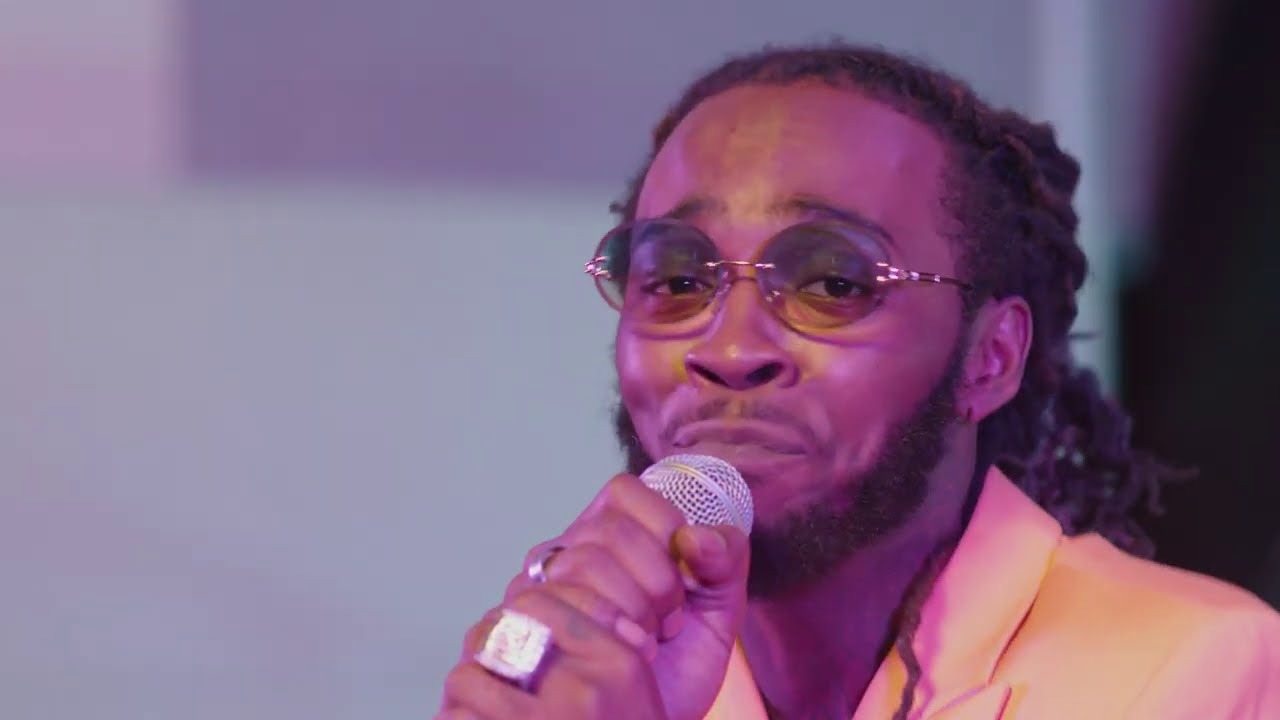 Skooly - Different (Live)