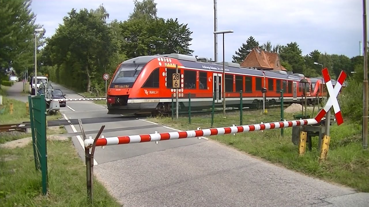 Spoorwegovergang Neustadt in Holstein (D) // Railroad crossing // Bahnübergang