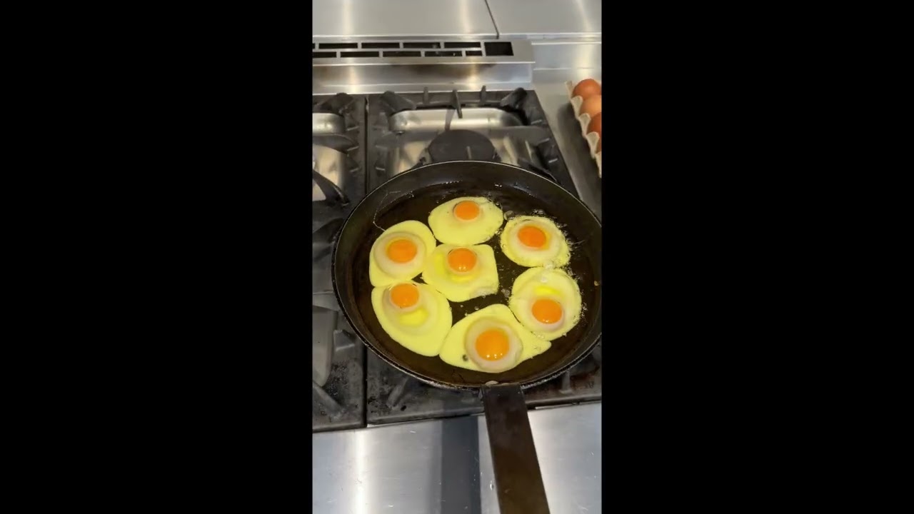 Breakfast mood 🍳 