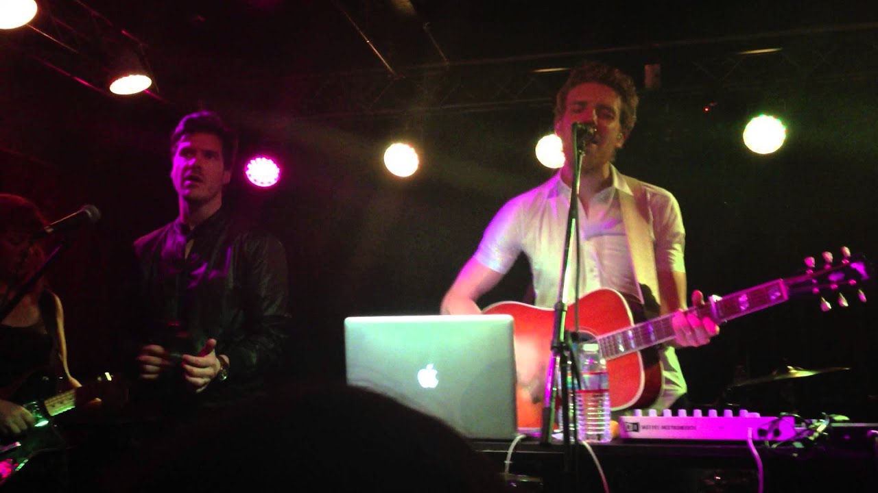 Andrew Belle Preforming In My Veins (ft. Trent Dabbs) LIVE