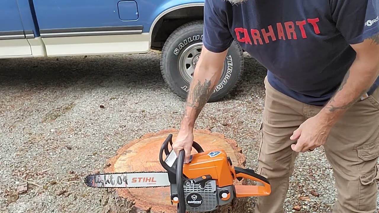 Taking a look at a Holzfforma G255 the Stihl MS250 clone. Will it start?