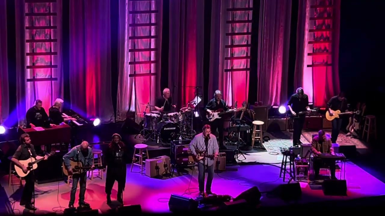 Don't Let Our Love Start Slippin' Away - Vince Gill (Live @ The Chicago Theatre)[May 23rd, 2025]