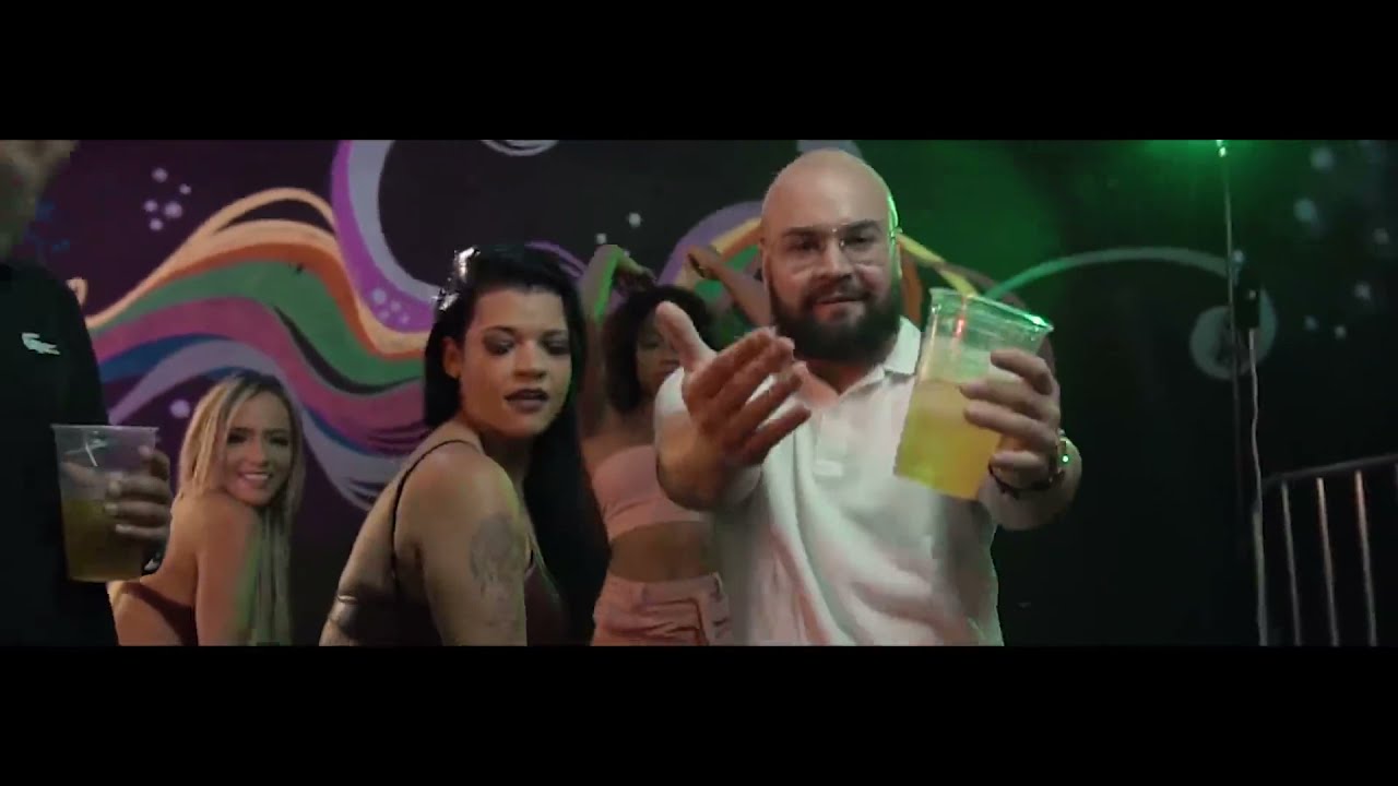 Morena Tatuada Com Cara de Bandida - MC Maromba e  MC Duartt ( DJ Harry Potter ) Clipe Doug Filmes
