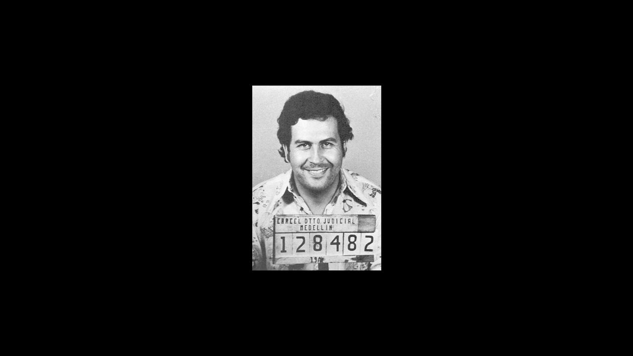 KUSZI - PABLO ESCOBAR