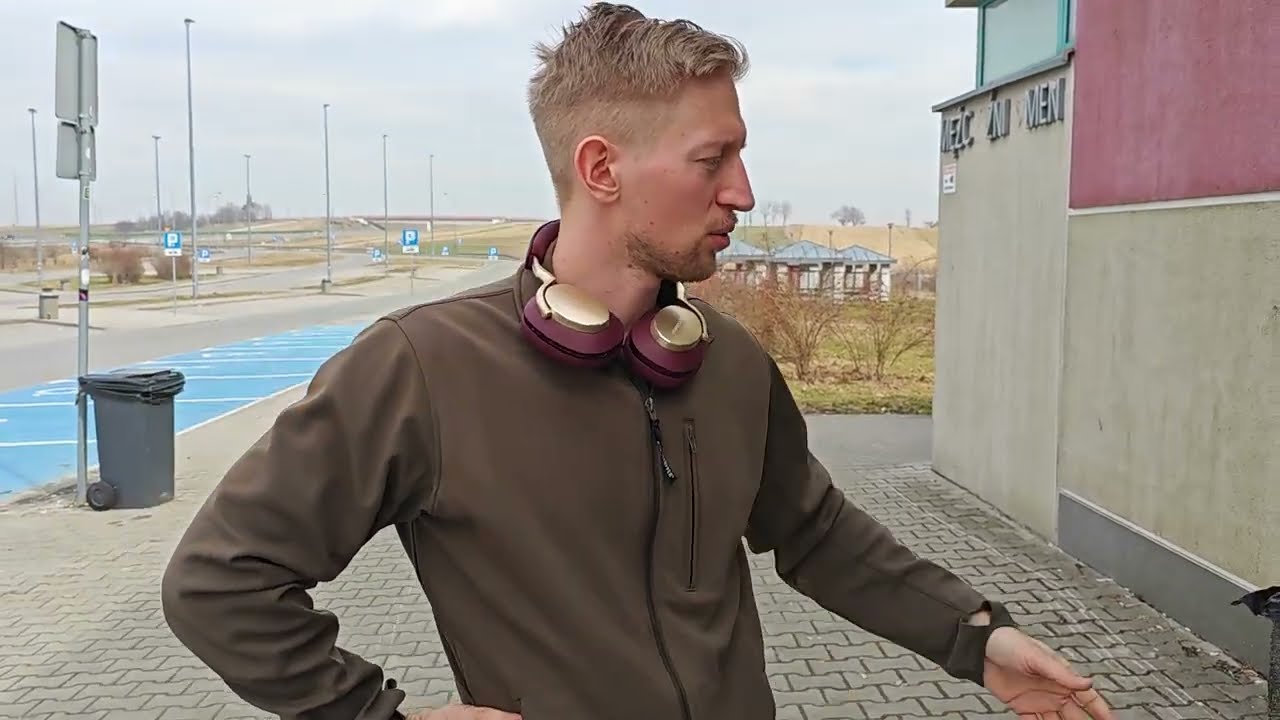 Остановись в Польше на парковке. Спасибо за подписку ❤️