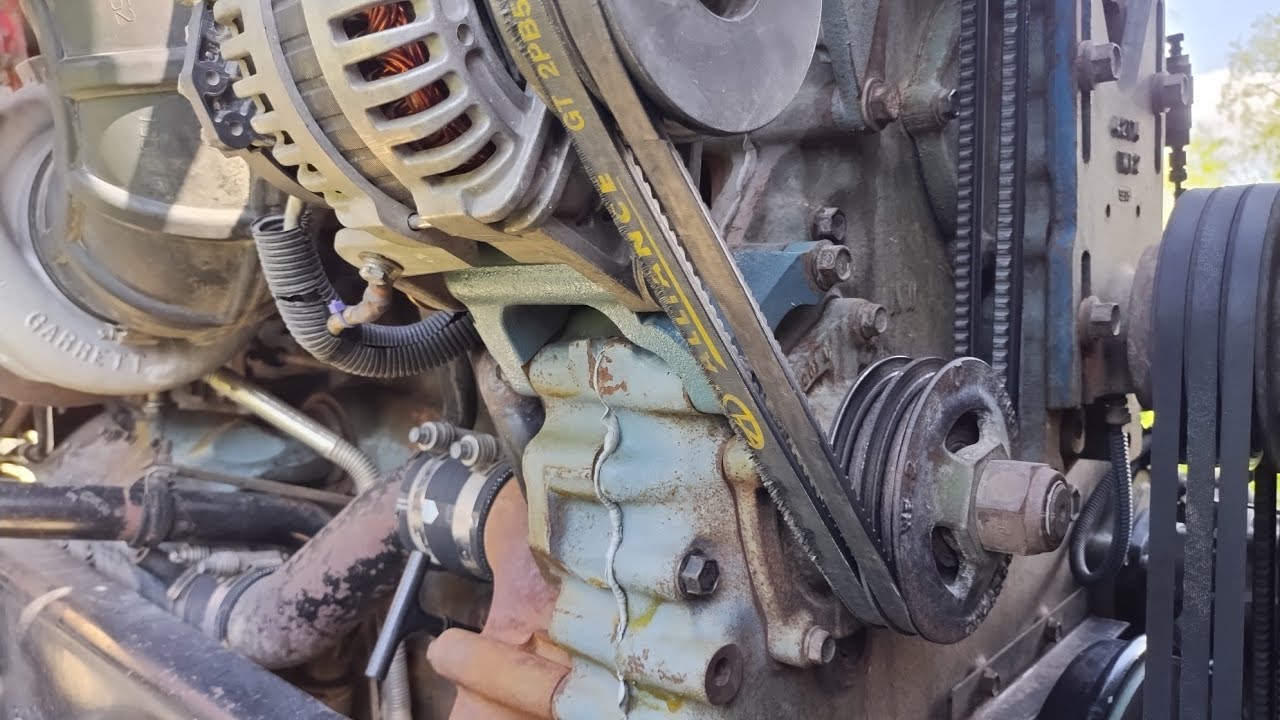 1 Seal Replacement on Accessory Drive of 12.7 L 60 Series Detroit Diesel engine in 1996 Freightliner