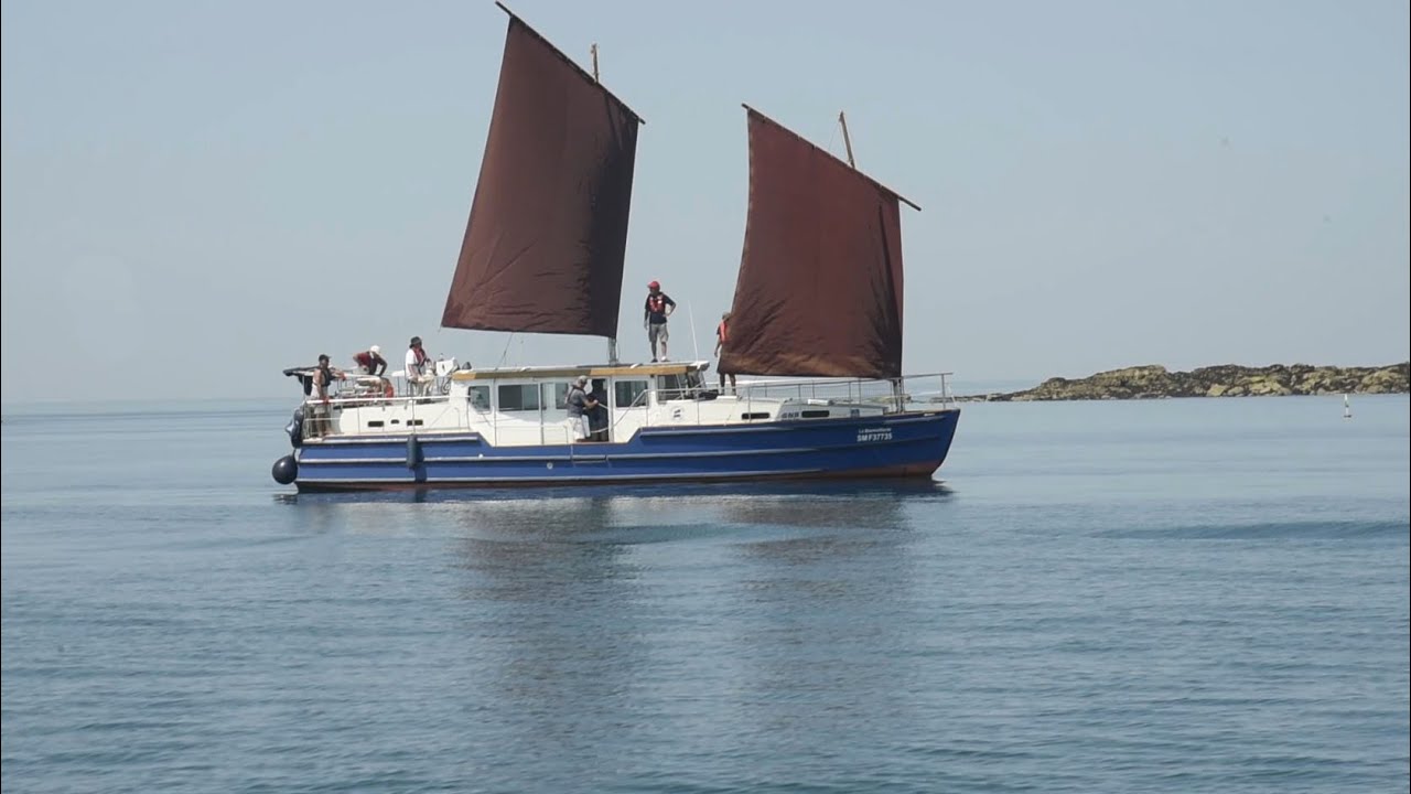 LA BIENVEILLANTE une péniche solidaire et  